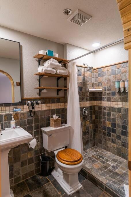The Black Diamond Lodge *Sleeps 46* Hot Tubs + Ski Shuttle + Mountain Views Durango Exteriér fotografie