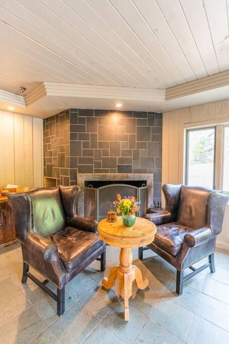 The Black Diamond Lodge *Sleeps 46* Hot Tubs + Ski Shuttle + Mountain Views Durango Exteriér fotografie