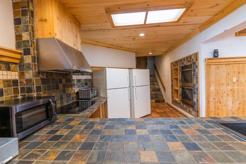 The Black Diamond Lodge *Sleeps 46* Hot Tubs + Ski Shuttle + Mountain Views Durango Exteriér fotografie