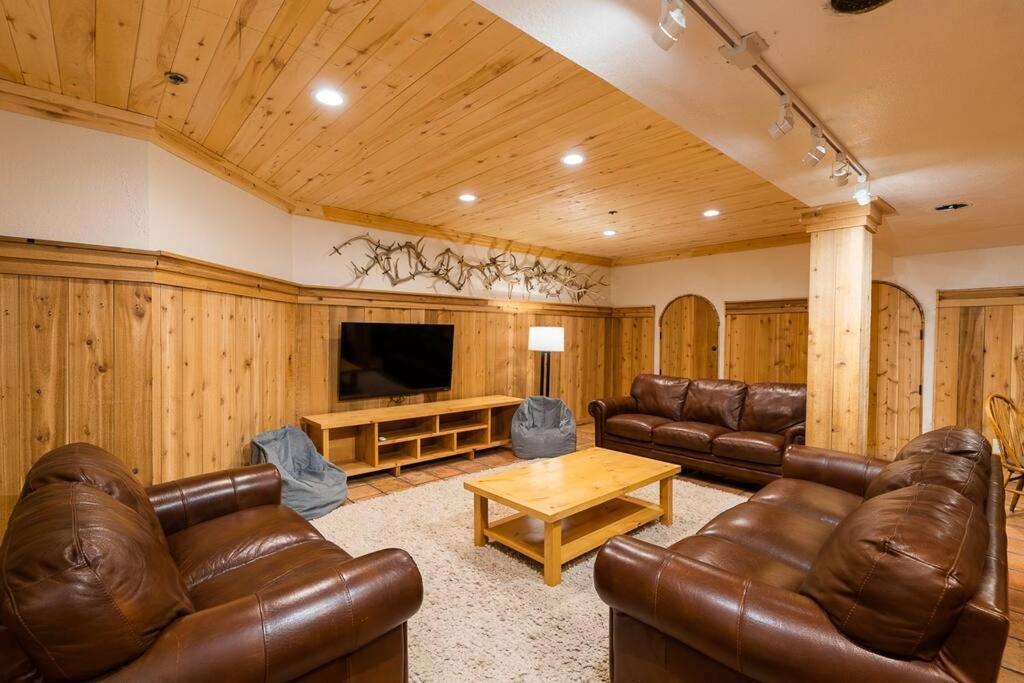 The Black Diamond Lodge *Sleeps 46* Hot Tubs + Ski Shuttle + Mountain Views Durango Exteriér fotografie