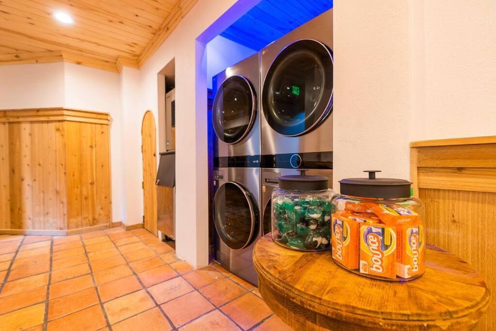 The Black Diamond Lodge *Sleeps 46* Hot Tubs + Ski Shuttle + Mountain Views Durango Exteriér fotografie
