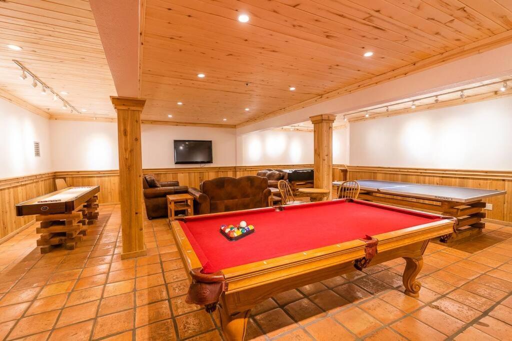 The Black Diamond Lodge *Sleeps 46* Hot Tubs + Ski Shuttle + Mountain Views Durango Exteriér fotografie